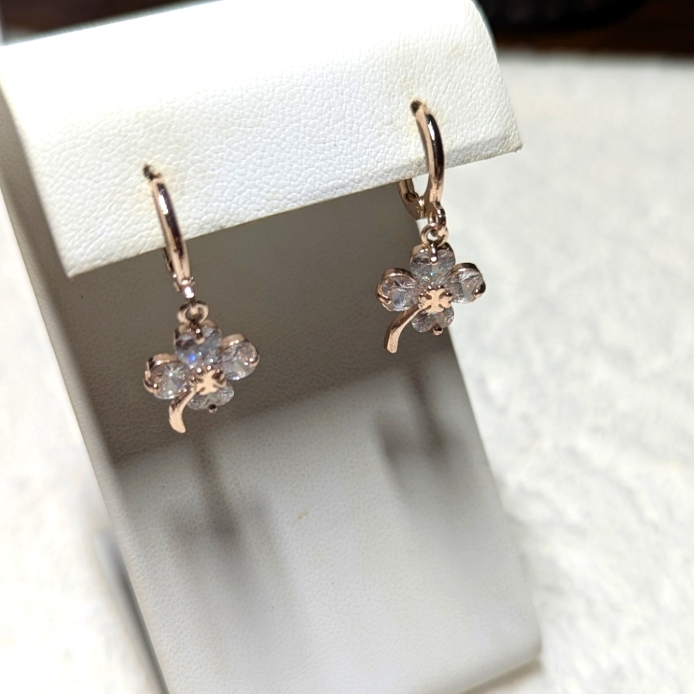 Vintage Goldtone and Clear Rhinestone 4 Leaf Clover Earrings - Picture 6 of 6